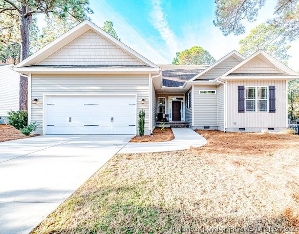 1320 Longleaf Drive E