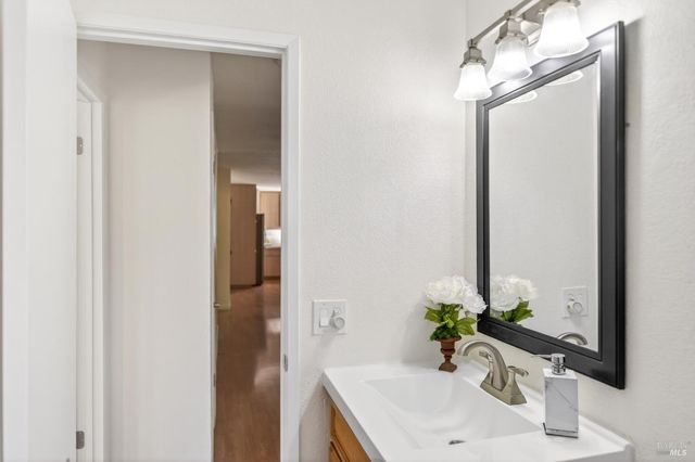 3541 Twin Oaks Dr, Napa, CA 94558