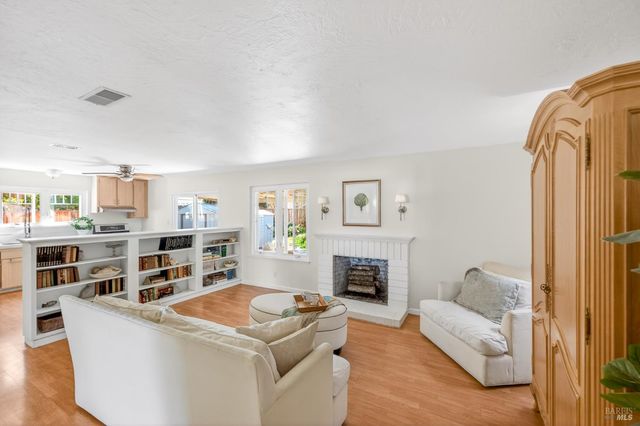 3541 Twin Oaks Dr, Napa, CA 94558