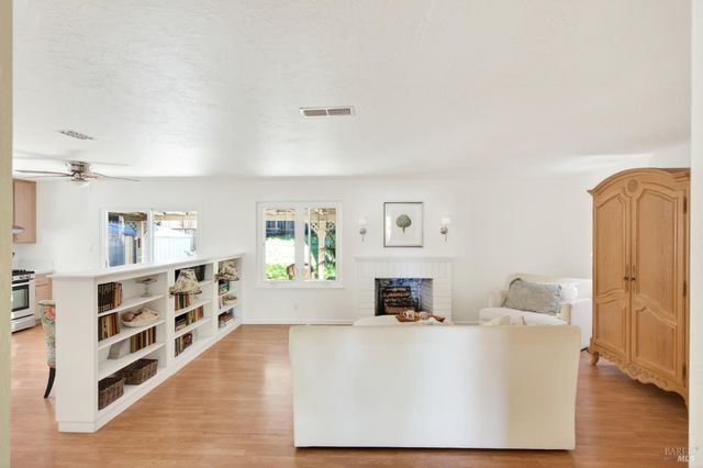 3541 Twin Oaks Dr, Napa, CA 94558