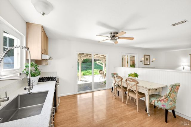 3541 Twin Oaks Dr, Napa, CA 94558