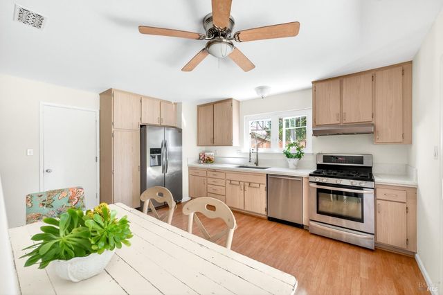 3541 Twin Oaks Dr, Napa, CA 94558