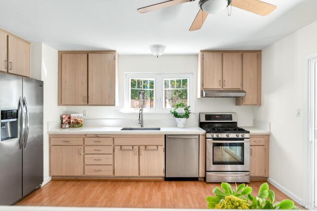 3541 Twin Oaks Dr, Napa, CA 94558