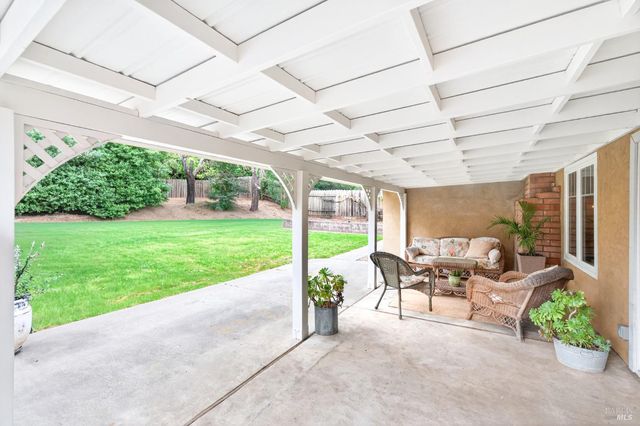 3541 Twin Oaks Dr, Napa, CA 94558