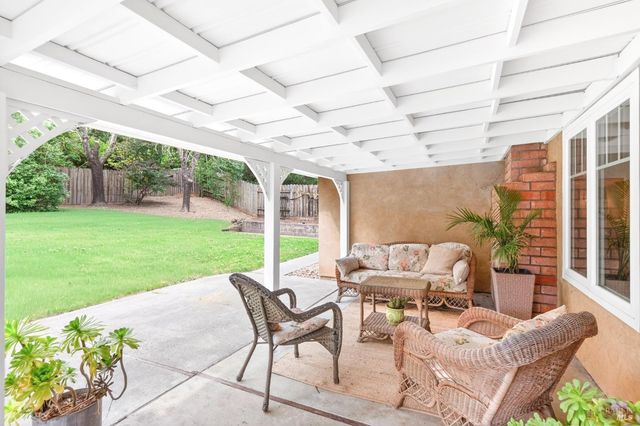 3541 Twin Oaks Dr, Napa, CA 94558