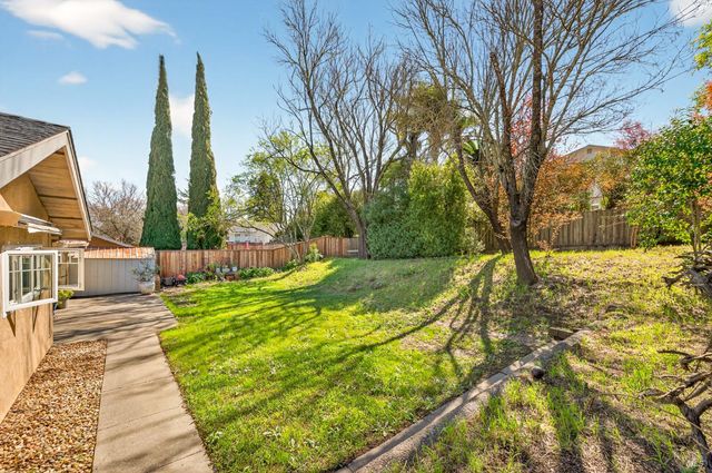3541 Twin Oaks Dr, Napa, CA 94558
