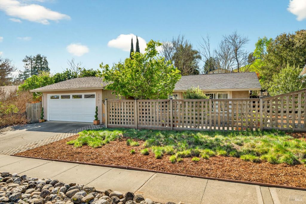 3541 Twin Oaks Dr, Napa, CA 94558