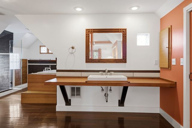 36 Walton St, Boston, MA 02124