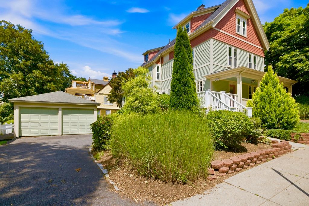 36 Walton St, Boston, MA 02124