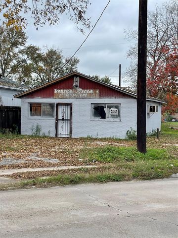 7413 W Montgomery Road, Houston, TX 77091