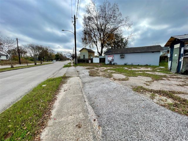 7413 W Montgomery Road, Houston, TX 77091