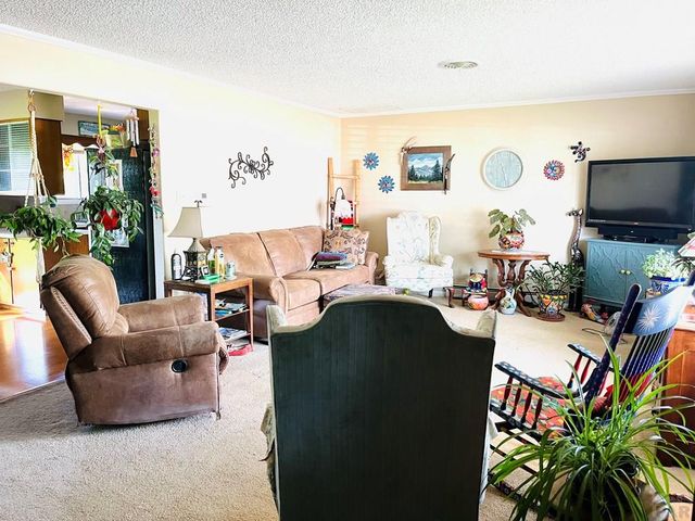 15 Stanford Ave, Pueblo, CO 81005