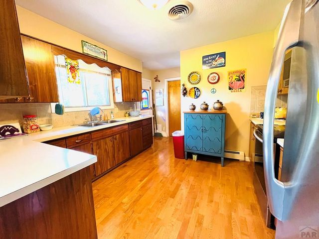 15 Stanford Ave, Pueblo, CO 81005
