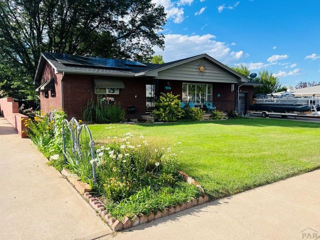 15 Stanford Ave, Pueblo, CO 81005