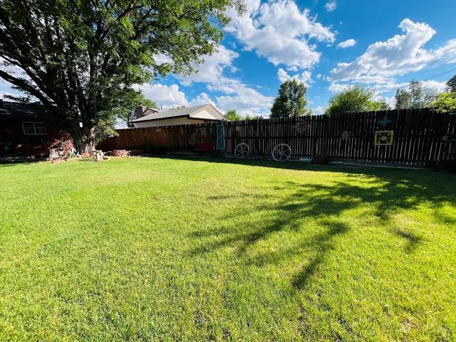15 Stanford Ave, Pueblo, CO 81005