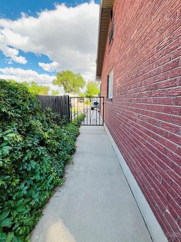 15 Stanford Ave, Pueblo, CO 81005