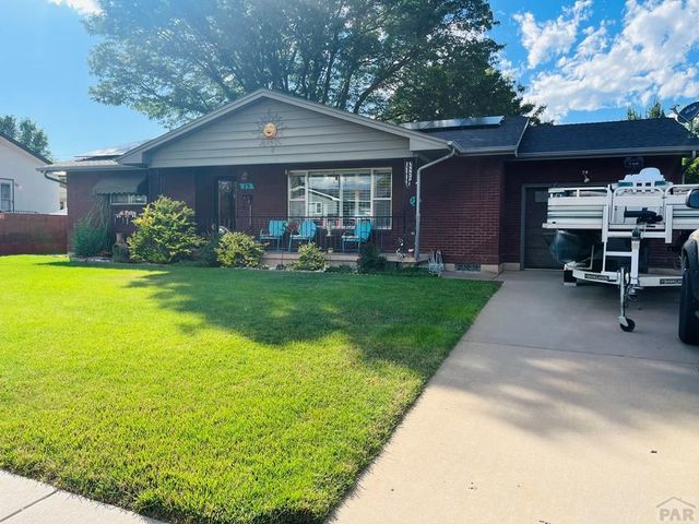 15 Stanford Ave, Pueblo, CO 81005