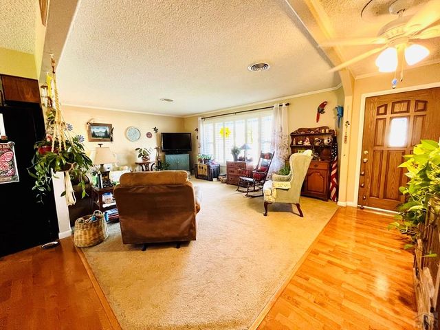 15 Stanford Ave, Pueblo, CO 81005