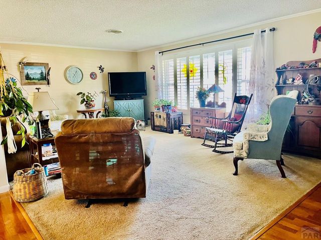 15 Stanford Ave, Pueblo, CO 81005