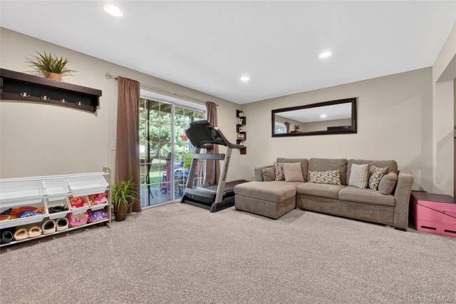 5703 Applewood Circle, Carmel, NY 10512