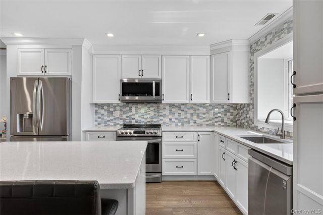 5703 Applewood Circle, Carmel, NY 10512