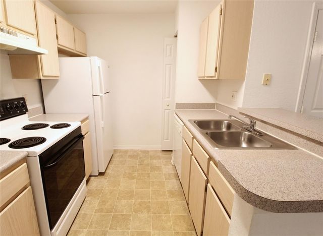 8905 MANOR LOOP 107, Bradenton, FL 34202