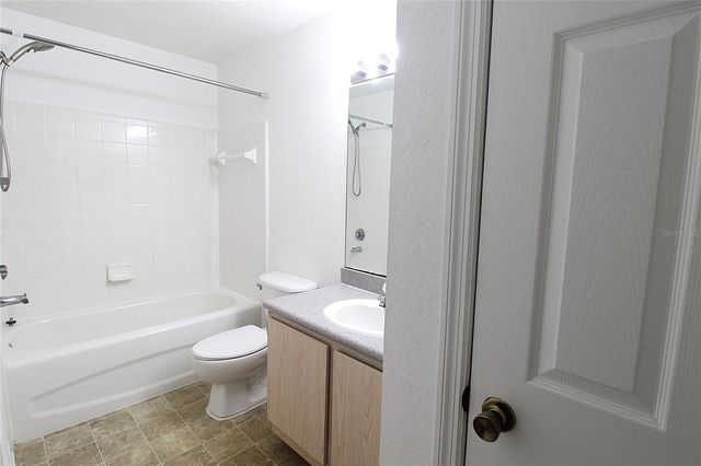 8905 MANOR LOOP 107, Bradenton, FL 34202