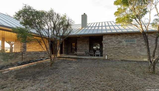 375 Bluntzer Rd, Jourdanton, TX 78026