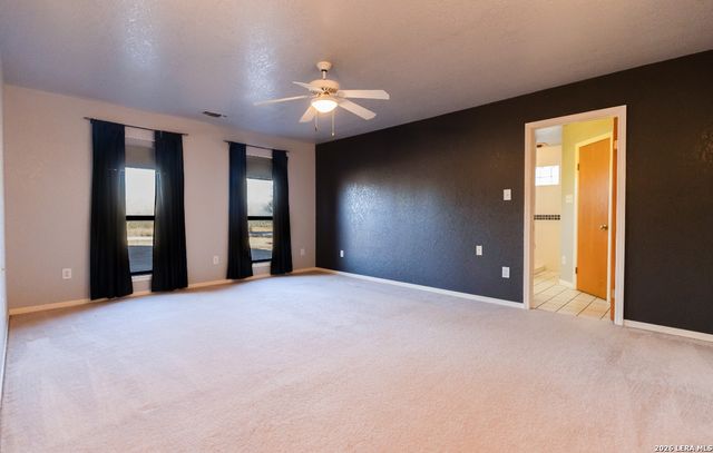 375 Bluntzer Rd, Jourdanton, TX 78026