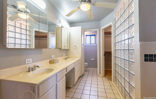 375 Bluntzer Rd, Jourdanton, TX 78026