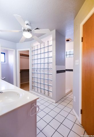 375 Bluntzer Rd, Jourdanton, TX 78026