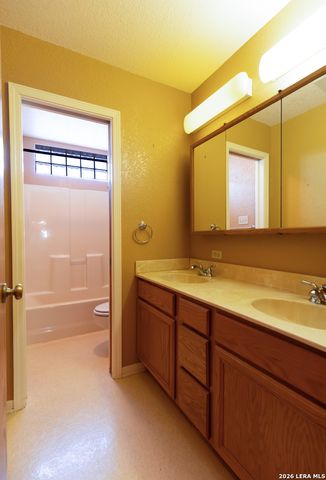 375 Bluntzer Rd, Jourdanton, TX 78026