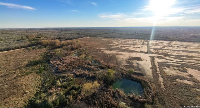 375 Bluntzer Rd, Jourdanton, TX 78026