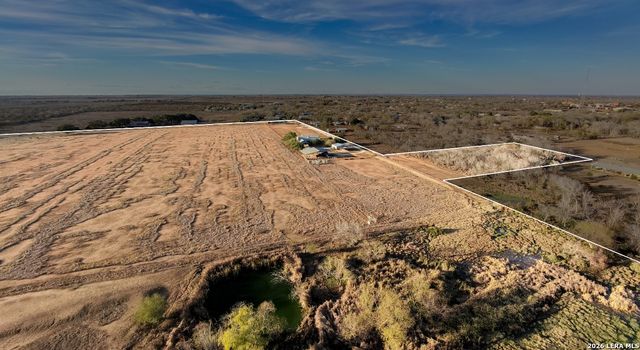 375 Bluntzer Rd, Jourdanton, TX 78026