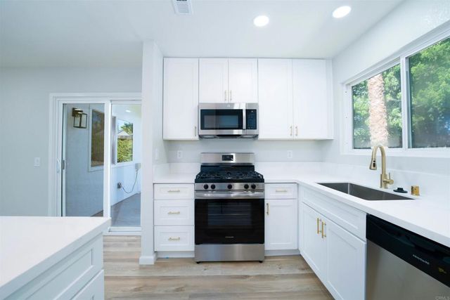 838 Loganberry Court, San Marcos, CA 92069
