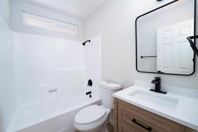 838 Loganberry Court, San Marcos, CA 92069