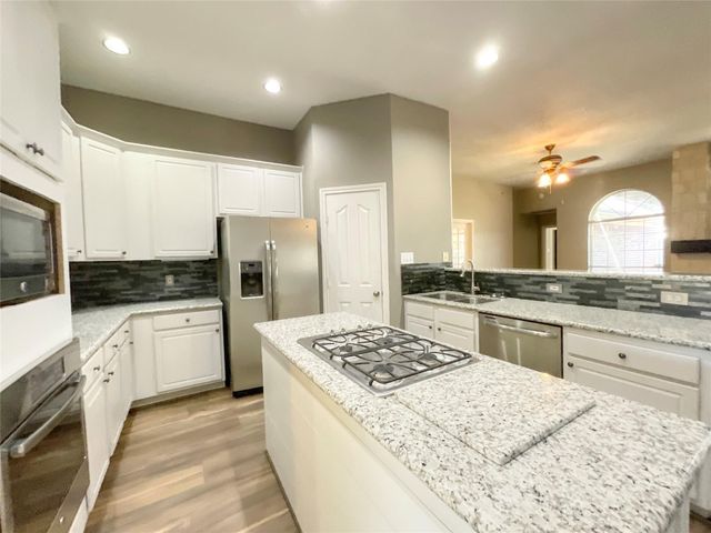 9509 Dry Springs Drive, La Porte, TX 77571