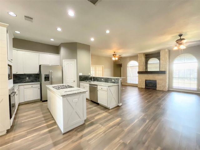 9509 Dry Springs Drive, La Porte, TX 77571