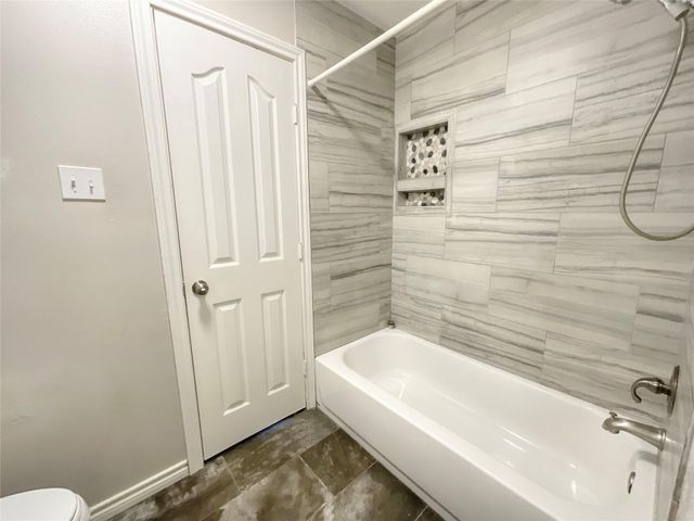 9509 Dry Springs Drive, La Porte, TX 77571