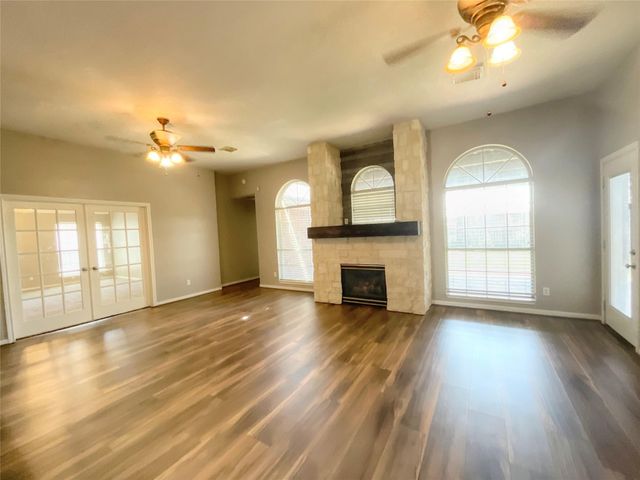 9509 Dry Springs Drive, La Porte, TX 77571