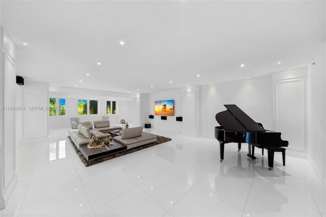 600 Coral Way 2, Coral Gables, FL 33134