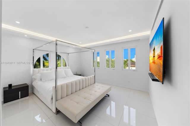 600 Coral Way 2, Coral Gables, FL 33134