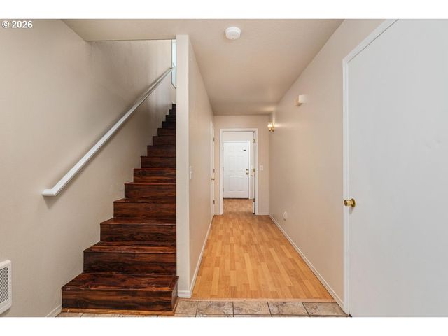 2326 Se LEE Ln, Portland, OR 97233