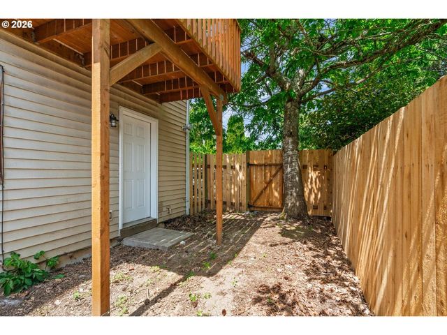 2326 Se LEE Ln, Portland, OR 97233