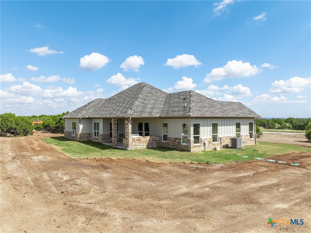 Image 13 of property listing at 117 Cedar Bluff Loop, Gatesville, TX 76528