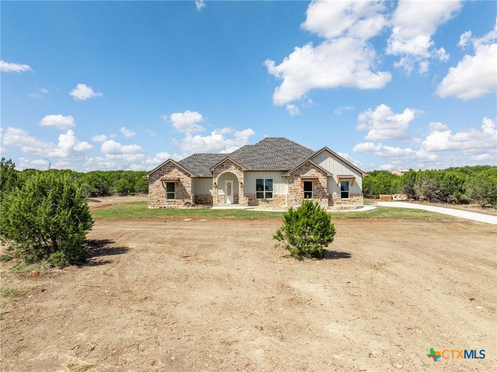 Image 3 of property listing at 117 Cedar Bluff Loop, Gatesville, TX 76528