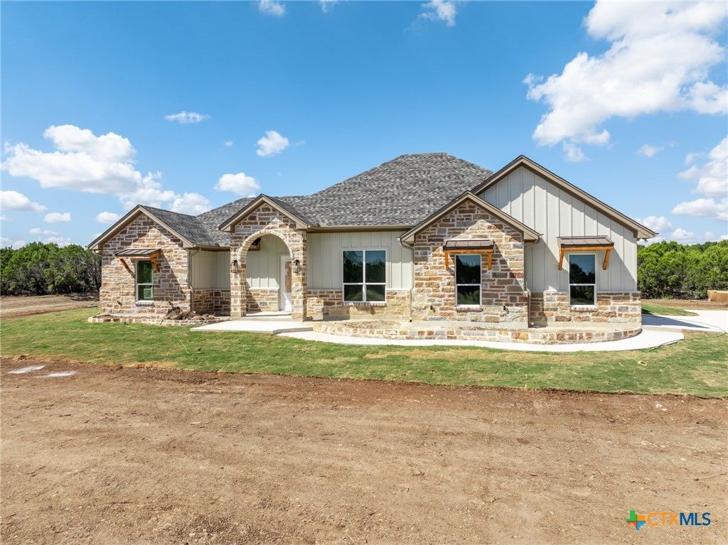Image 5 of property listing at 117 Cedar Bluff Loop, Gatesville, TX 76528
