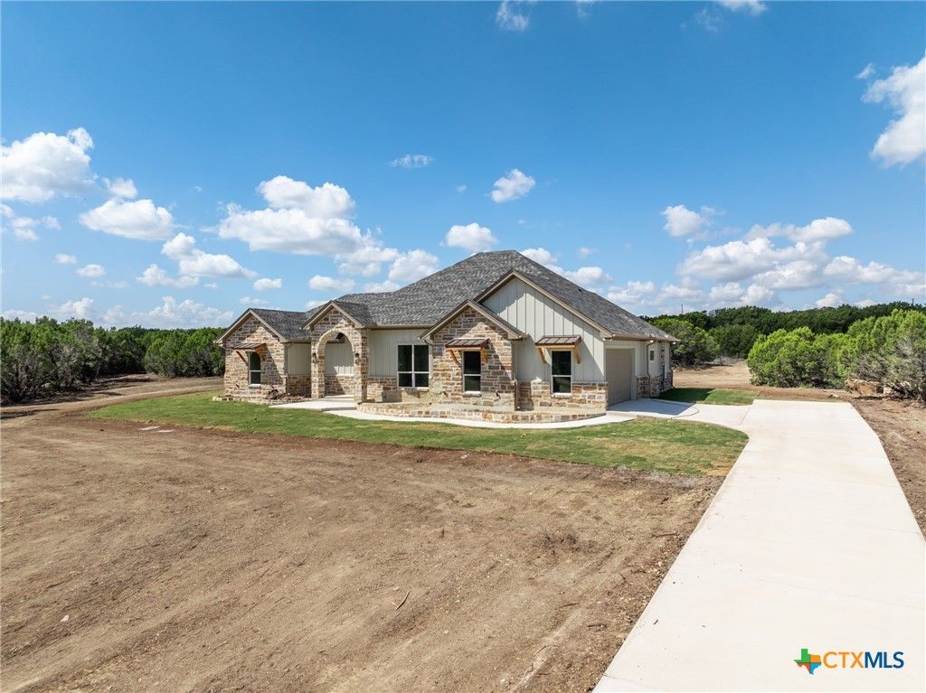 Image 6 of property listing at 117 Cedar Bluff Loop, Gatesville, TX 76528