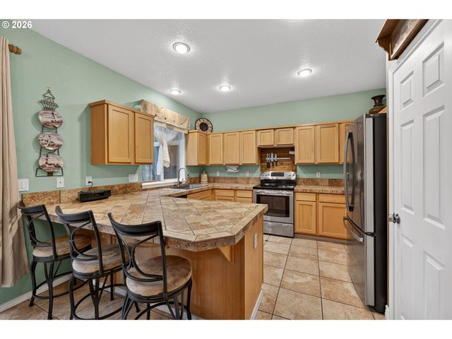 8425 Sw NORFOLK Ct, Tigard, OR 97224