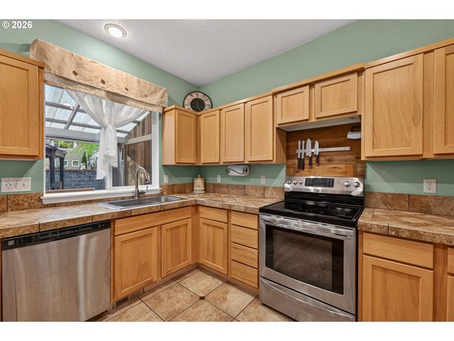 8425 Sw NORFOLK Ct, Tigard, OR 97224